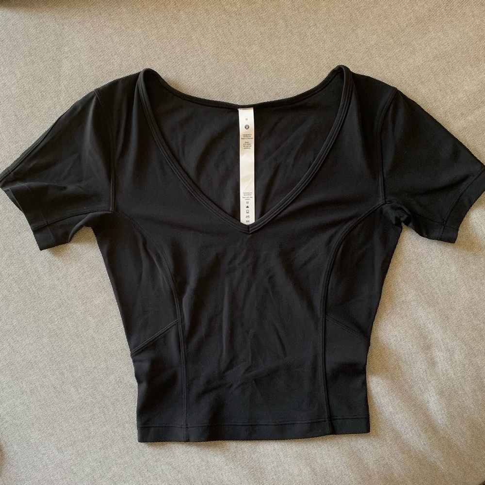 ✖️SOLD✖️Lululemon nulu t-shirt